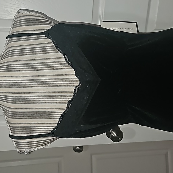 MADISON +HUDSON Women Luster Black Velvet Spaghetti straps Mini Dress Size M - Picture 3 of 13